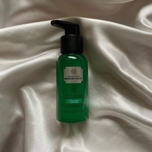 The Body Shop Drops of Youth Liquid Peel with Edelweiss